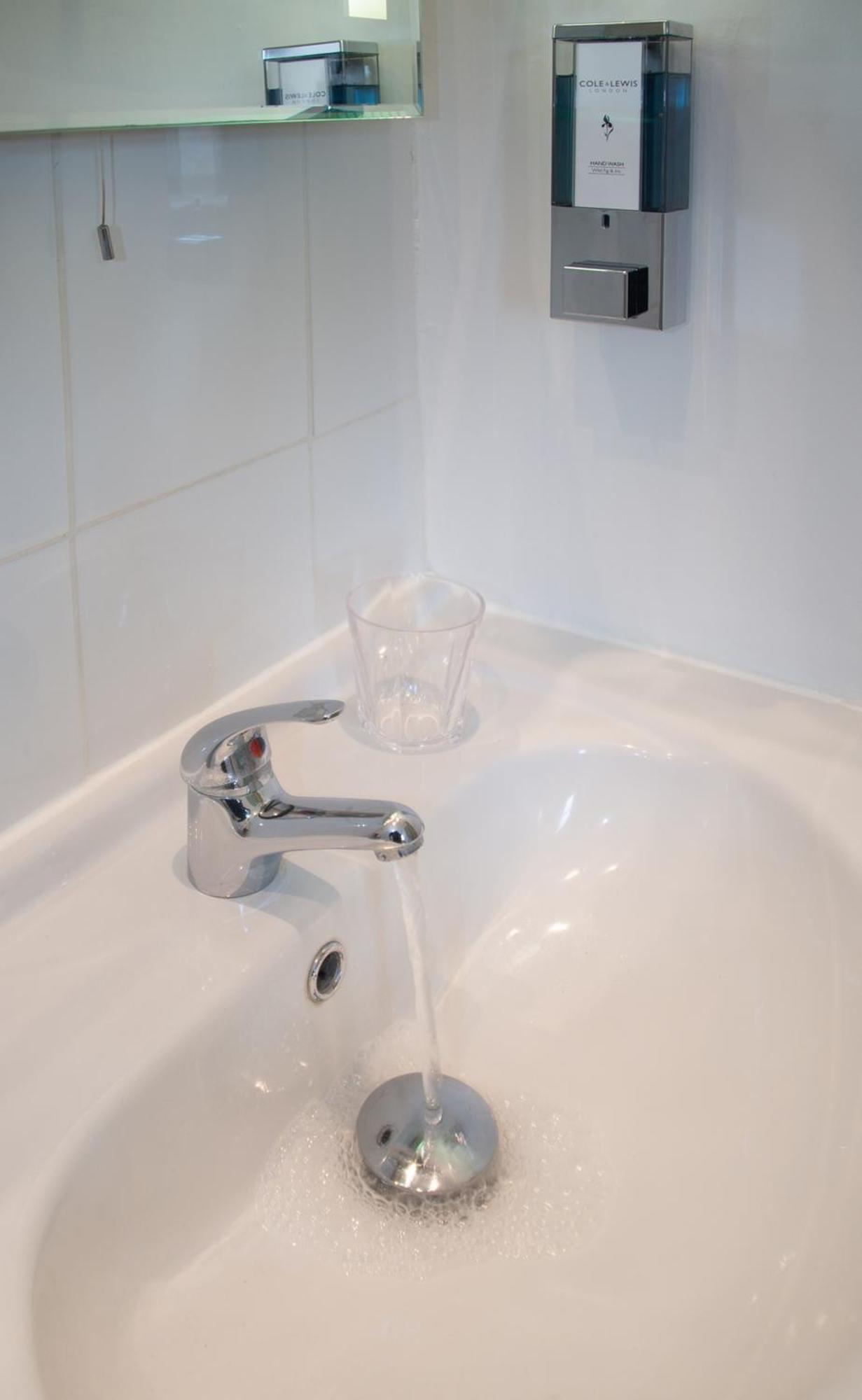 The Blue Bell Hotel Midhurst Quarto foto